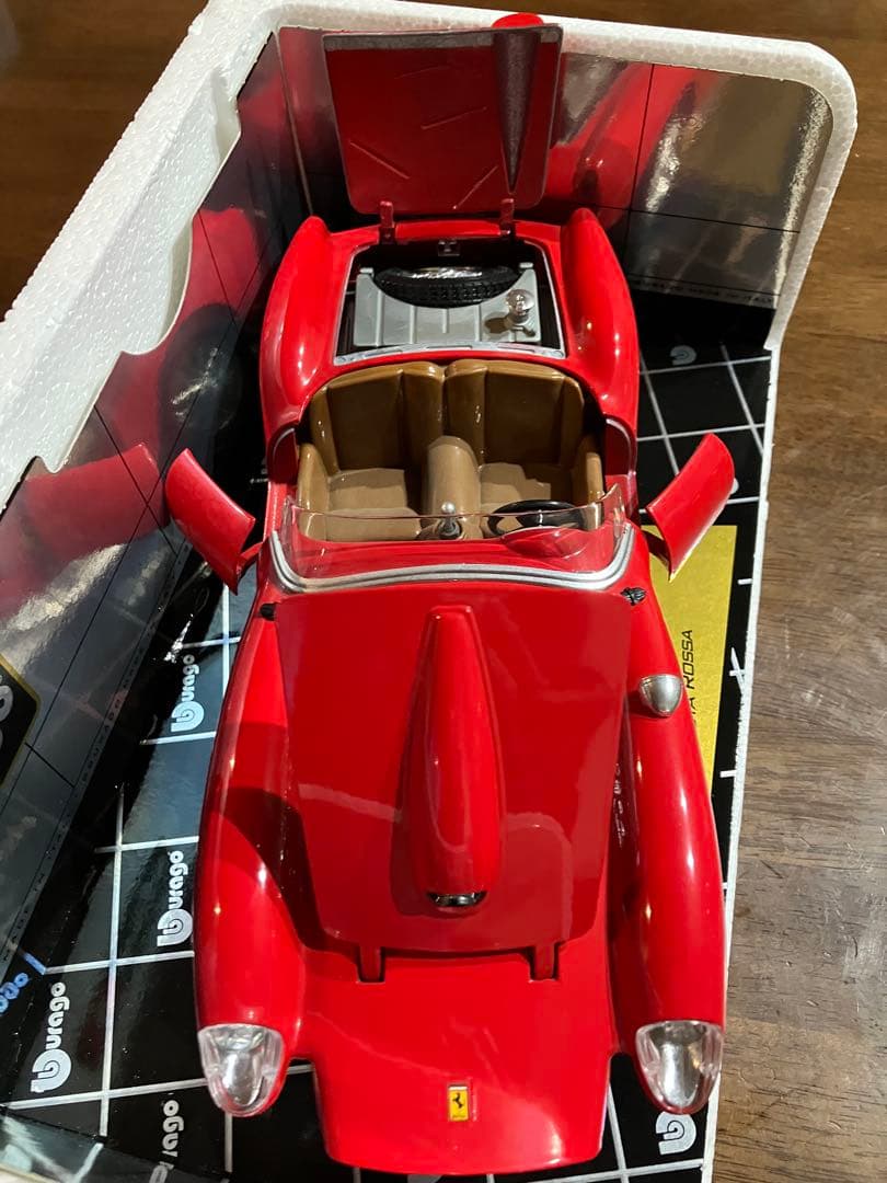 burago Ferrari テストロッサ 250 1/18 特別コレクション