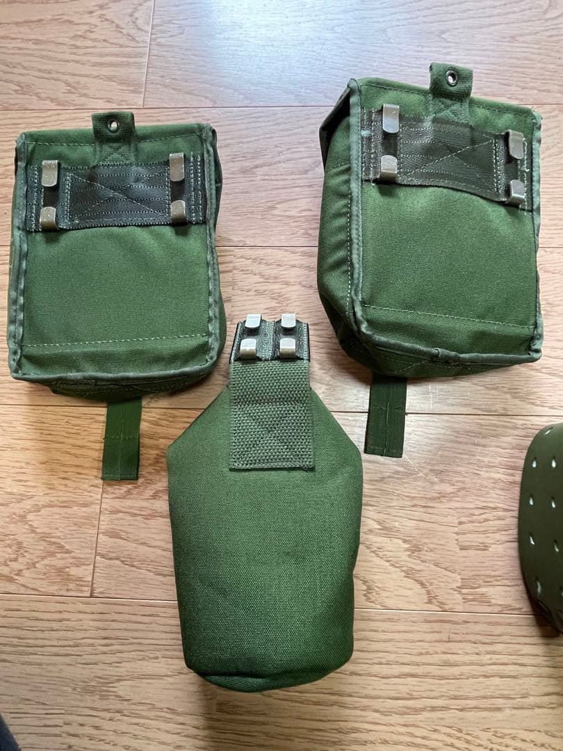 スウェーデン軍　サイドポーチ LK35のカスタムにどうぞ　デッドストック