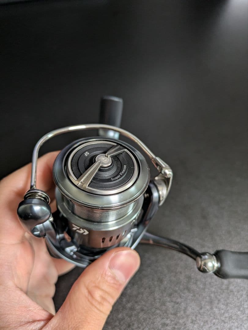 リール daiwa airity st sf 2000ss-h