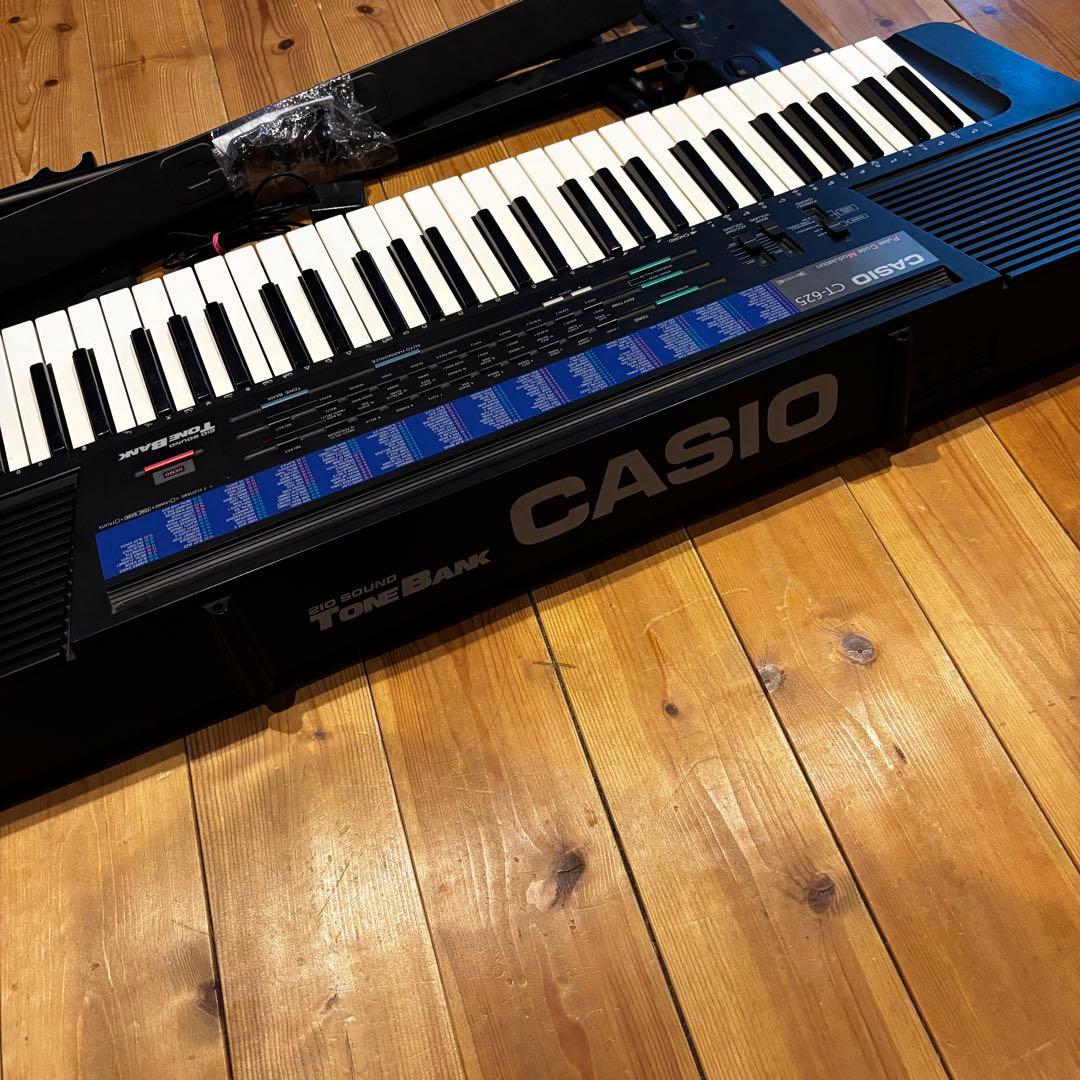 CASIO カシオ　CT-625 ピアノ　電子キーボード　スタンド付き