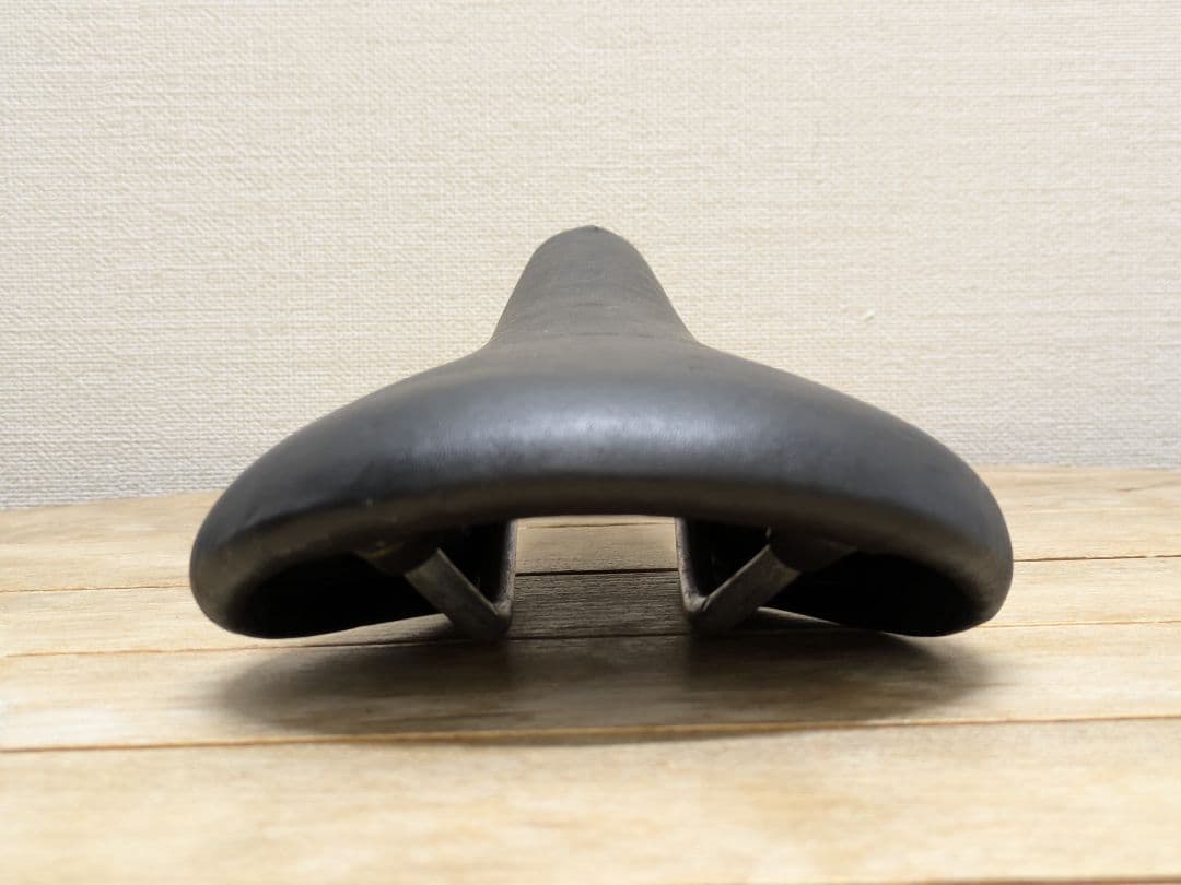 ３Ｔ／革張りシームレスサドル