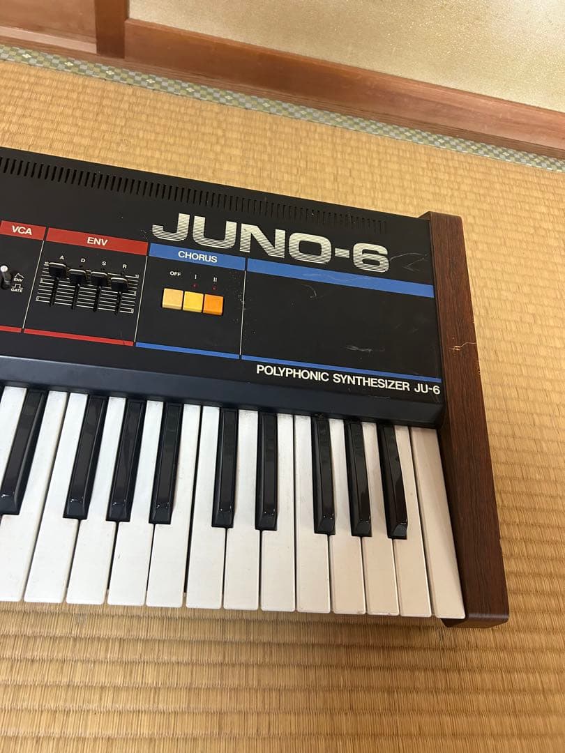 ローランド JUNO-6 シンセサイザー