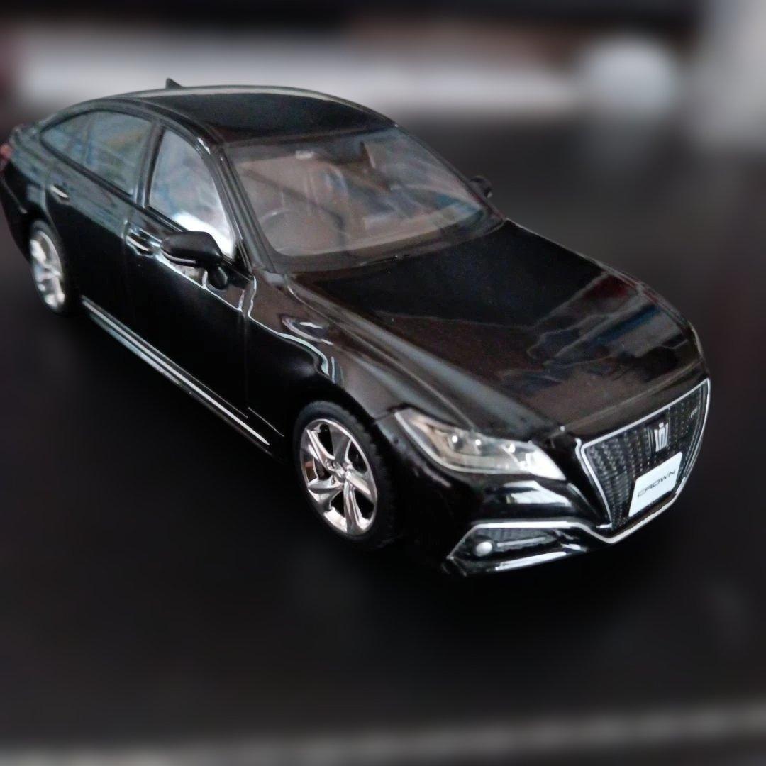 トヨタ純正色見本CROWN ミニカー 黒 1/30スケール