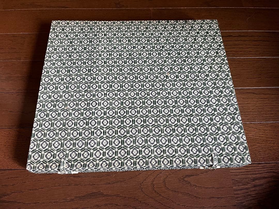 ★未使用★刺繍画　椿(?)  アンティーク　額縁付　額装