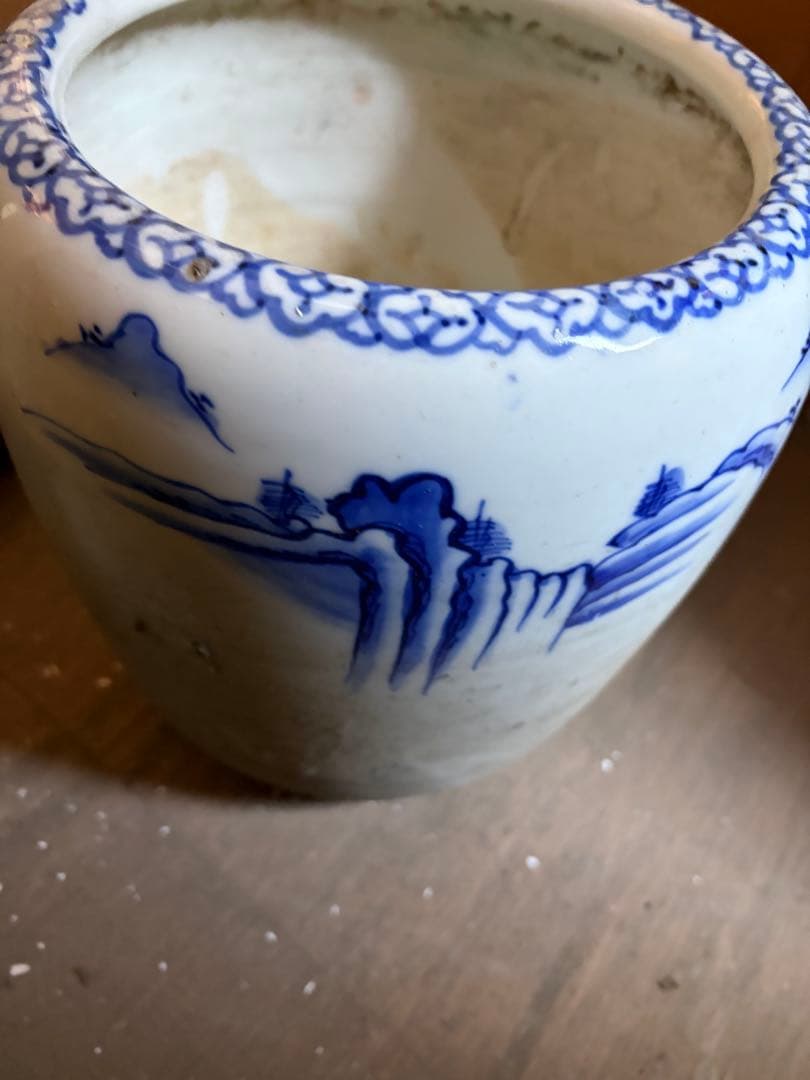 青白磁の風景画花瓶