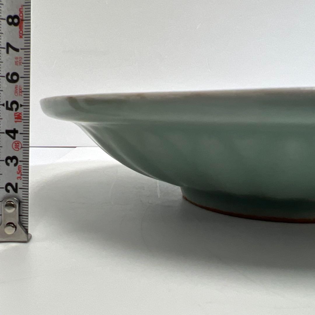 中国明時代　竜泉窯　魚文大皿　直径約25㎝　東Y8-0408☆2Fトヒルウ