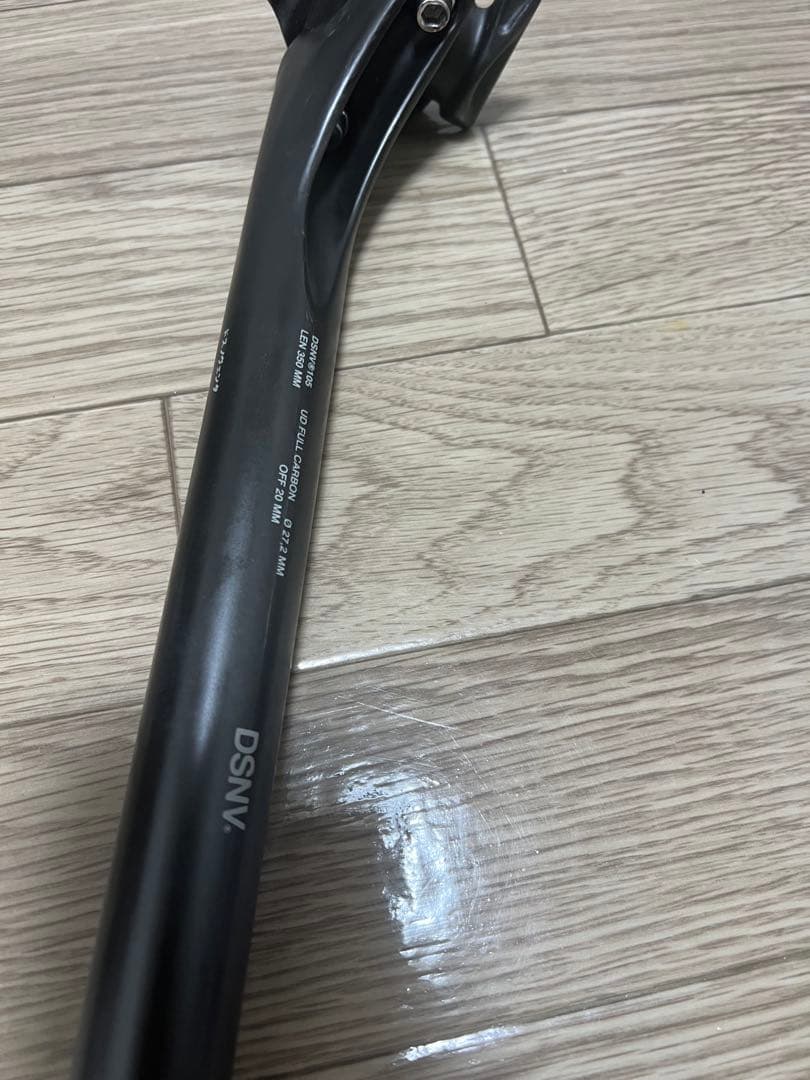 ドスノベンタ　カーボンシートポスト　美品