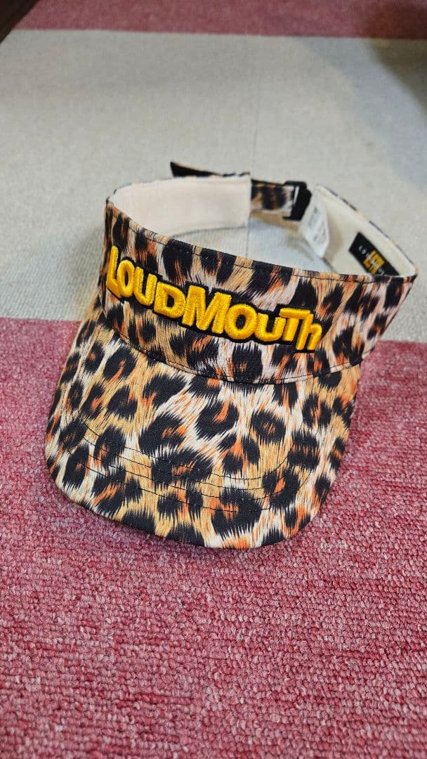 Loudmouth ヒョウ柄 ゴルフスカート バイザーのおまけつき