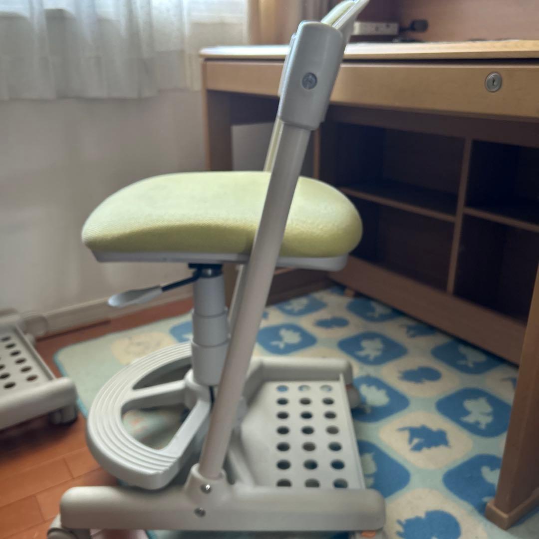 学習椅子