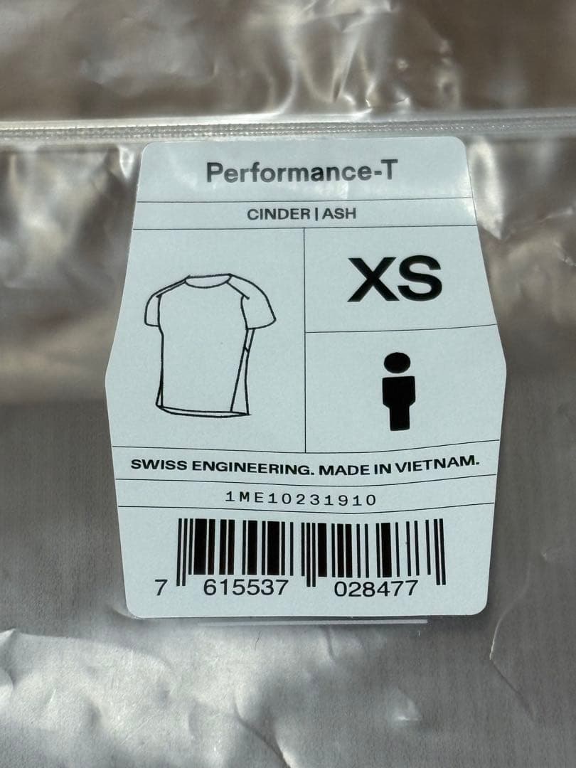 On Performance T CINDER/ASH 新品未使用
