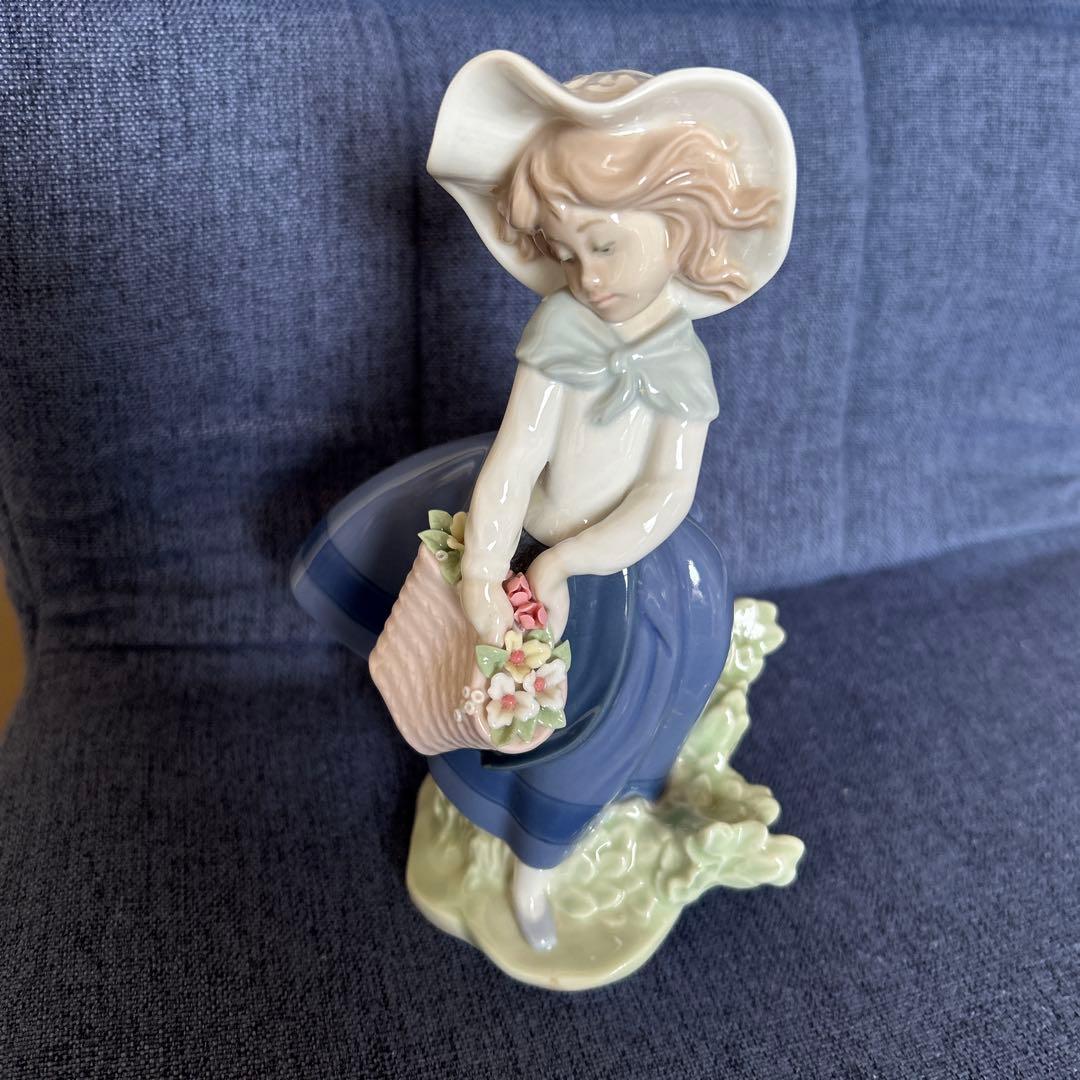リヤドロ　少女　花かご　美品
