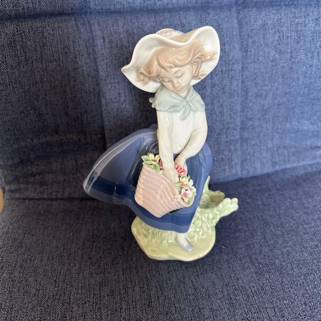 リヤドロ　少女　花かご　美品