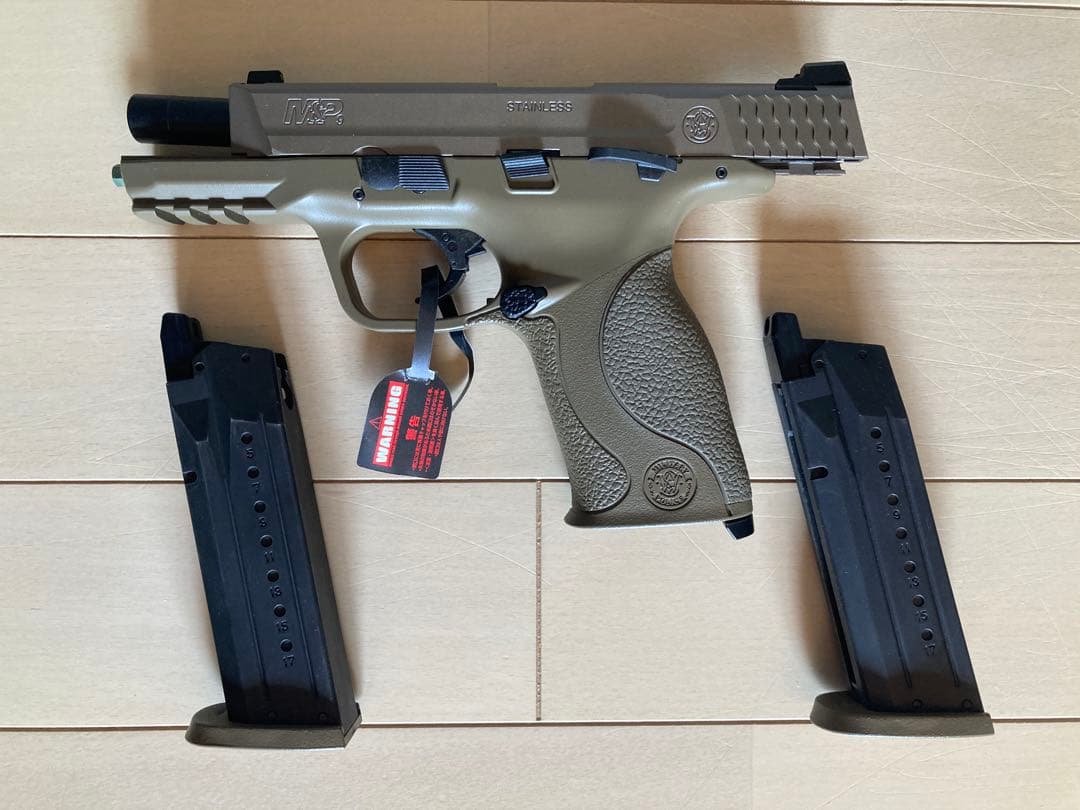 新品 東京マルイ M&P 9 Vカスタム 予備マガジン付き