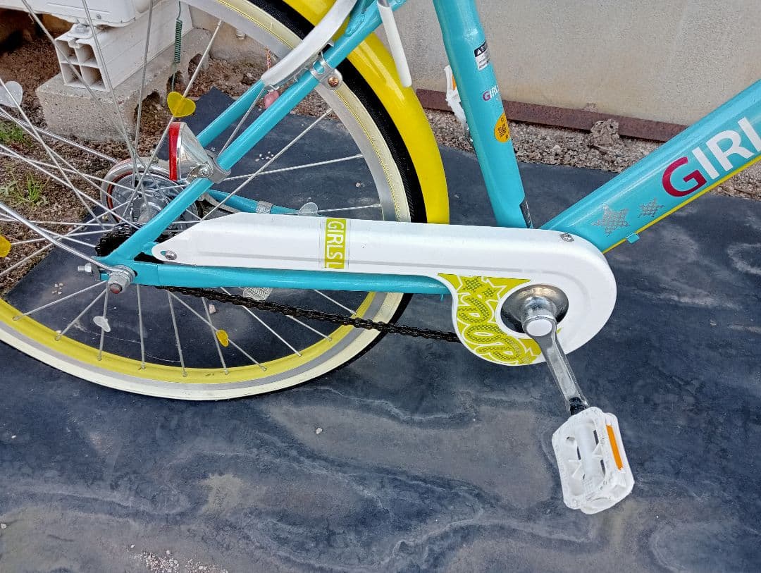 美品!!　GIRLS LABO 子供用自転車 22インチ　水色・黄色