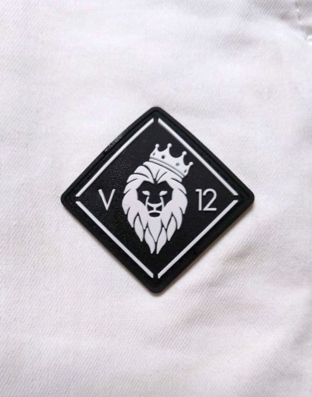 V12　ストレッチ　ハーフパンツ　カモフラ　白