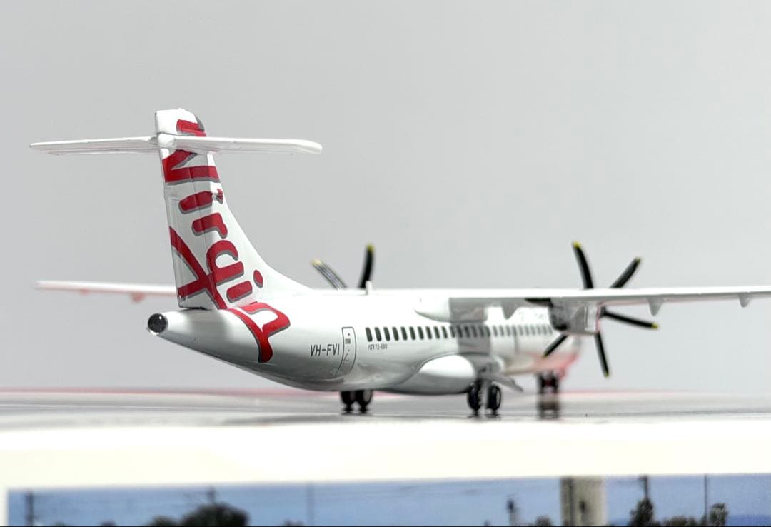 航空機・ヘリコプター herpa 1/200 ATR-72-500 Virgin Australia