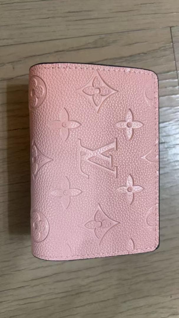 ルイヴィトン ピンクレザー 三つ折り財布 ゴールド金具 モノグラム型押し￥a/*