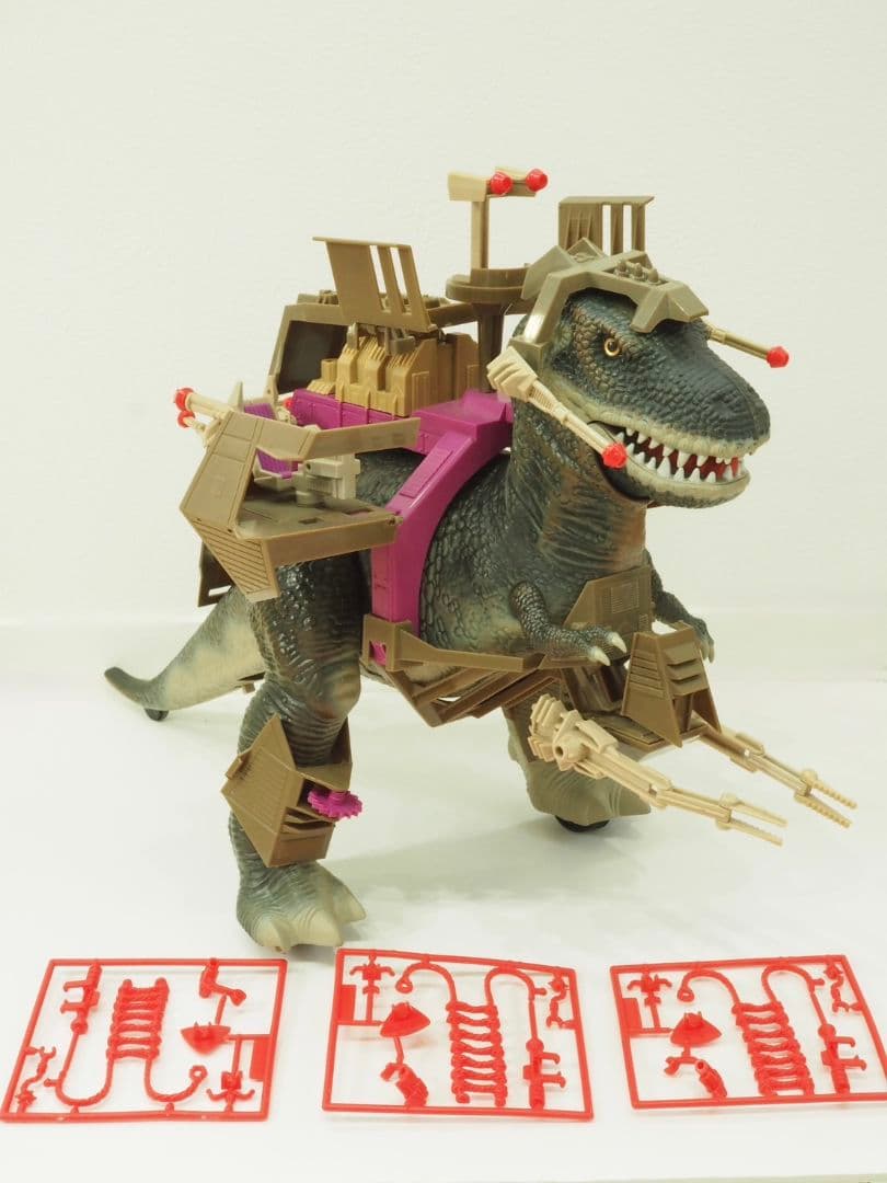 武装恐竜ダイノス