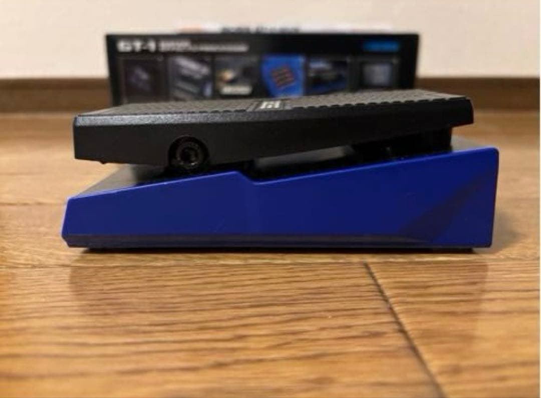 【ほぼ新品同様】BOSS GT-1 ギターマルチエフェクター　教科書セット
