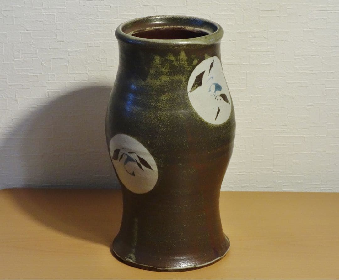 未使用保管品　益子焼　明石庄作　鉄釉花紋花生　花瓶　濱田庄司師事　フラワーベース
