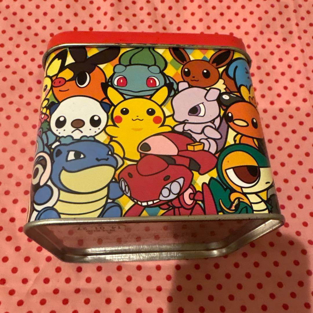 ポケモンセンター限定　ポケモンドール柄のお菓子の空き缶　2個セット