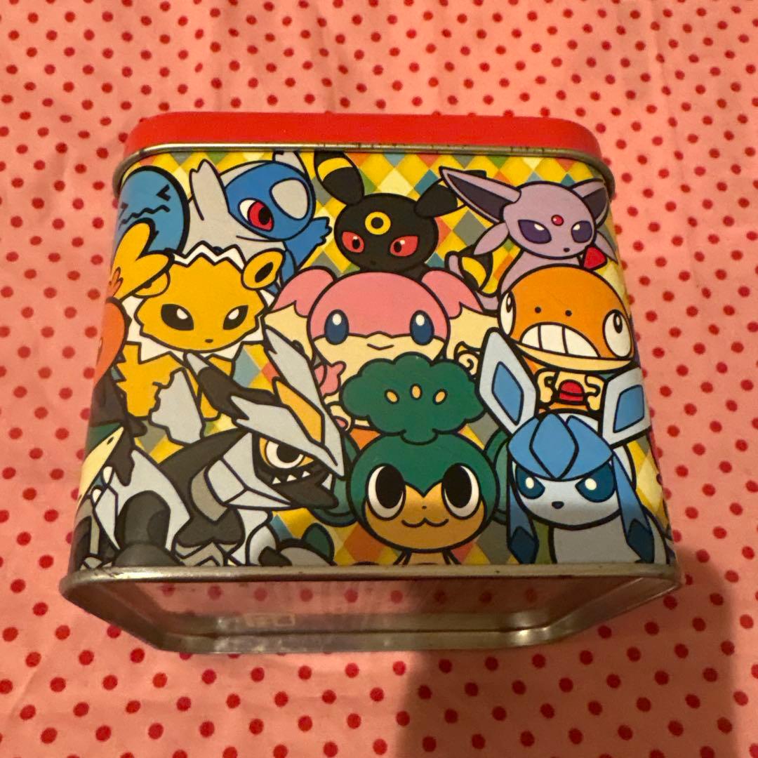 ポケモンセンター限定　ポケモンドール柄のお菓子の空き缶　2個セット