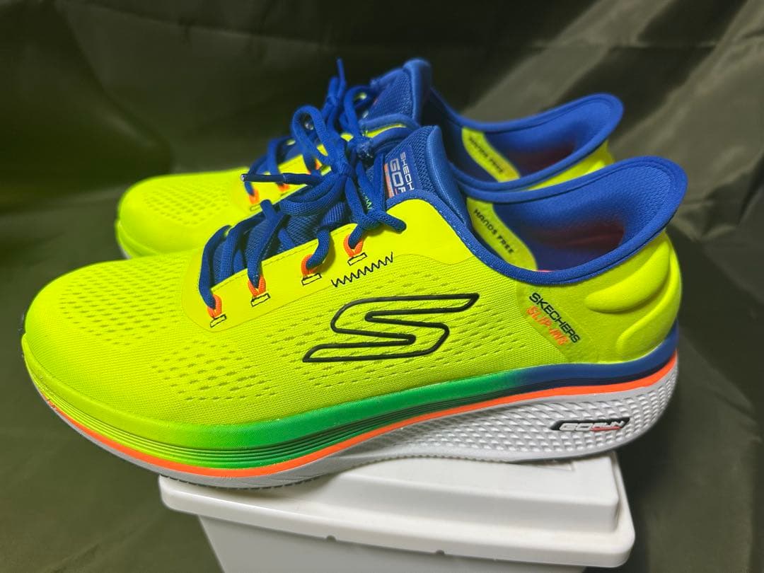 美品　SKECHERS GO RUN 軽量シューズ 27.5cm
