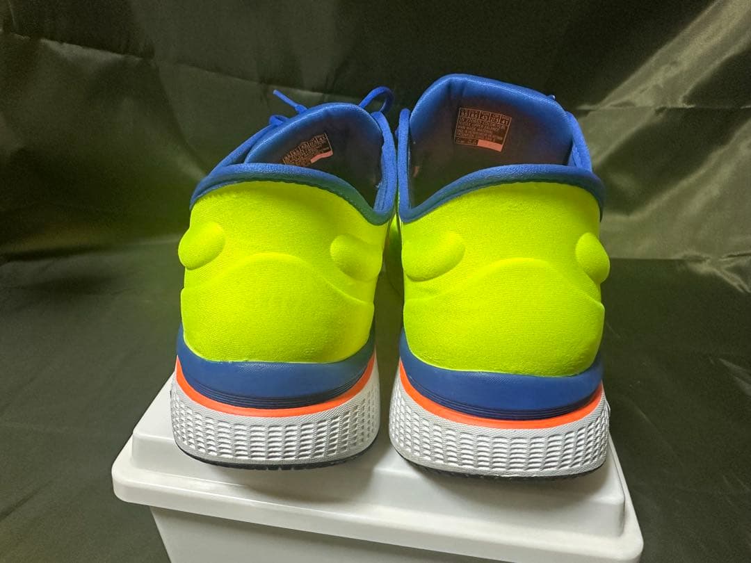美品　SKECHERS GO RUN 軽量シューズ 27.5cm