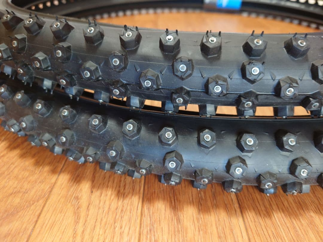 SCHWALBE ICE SPIKER PRO 26インチ　2本セット