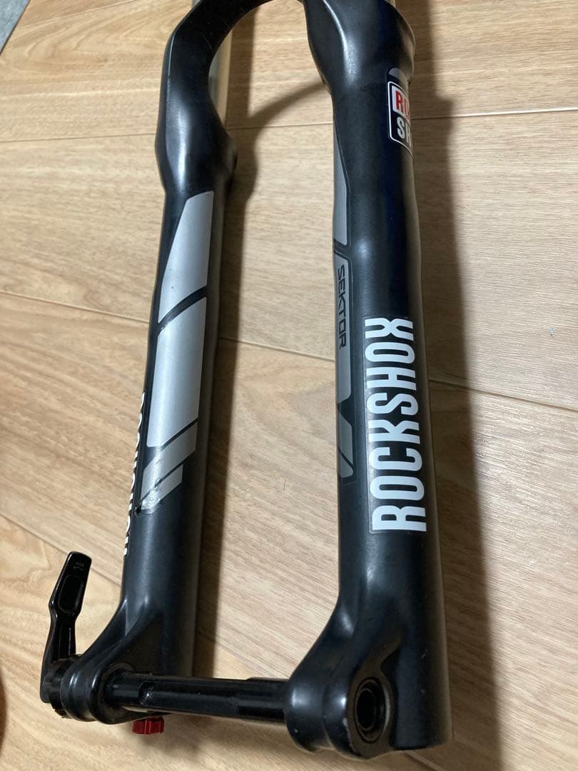 パーツ ROCKSHOX SEKTOR 27.5 150mm 15x100Axle