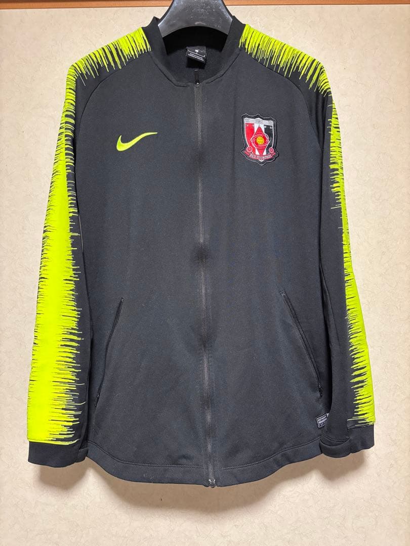 浦和レッズ Nike ジャケット ブラック/イエロー