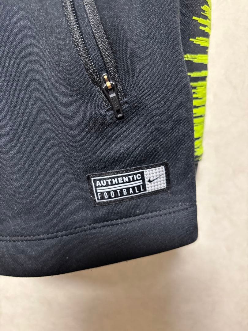 浦和レッズ Nike ジャケット ブラック/イエロー