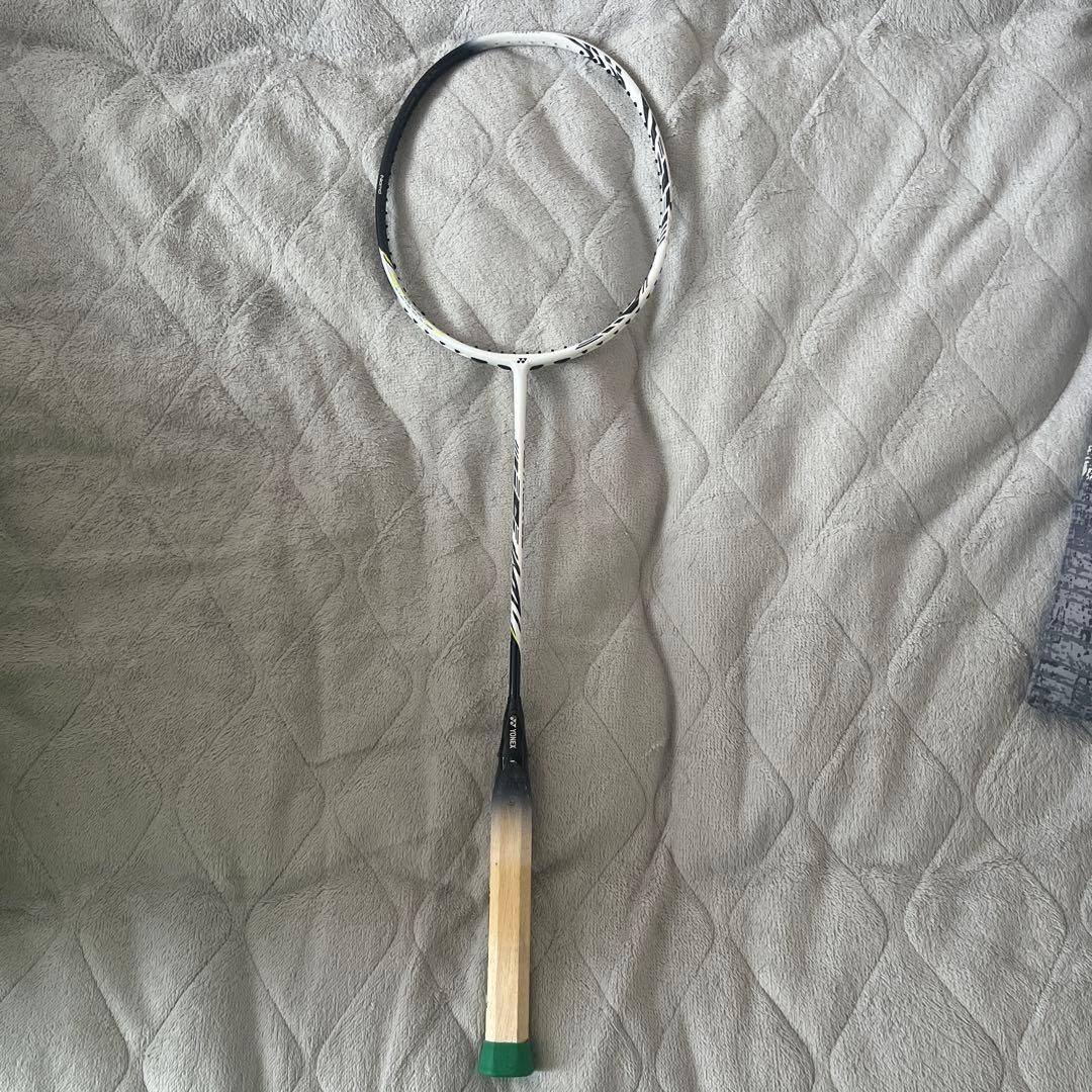 バドミントンラケット、アストロックス99 Pro