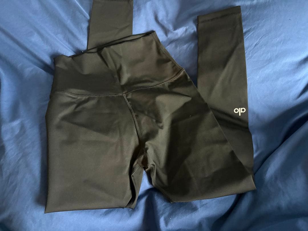 新品未使用alo ブラック黒 ヨガパンツ ハイウエストSサイズ