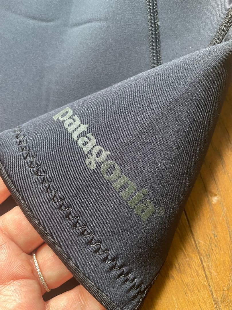 patagonia ショートジョン 黒　サイズ6 着用3回　　後ろリボン