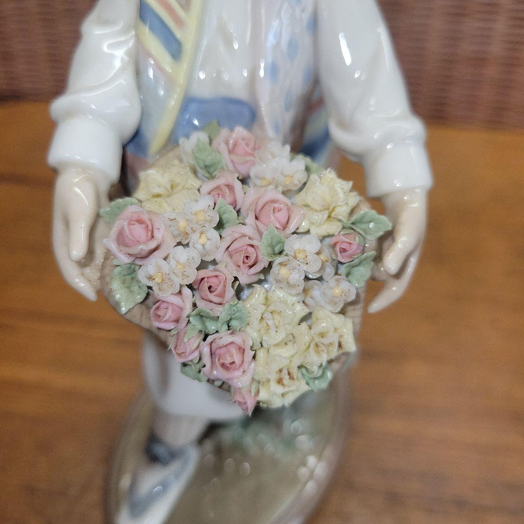 【完品】LLADRO リアドロ バレンシアの花 ブーケを持つ少年 1526
