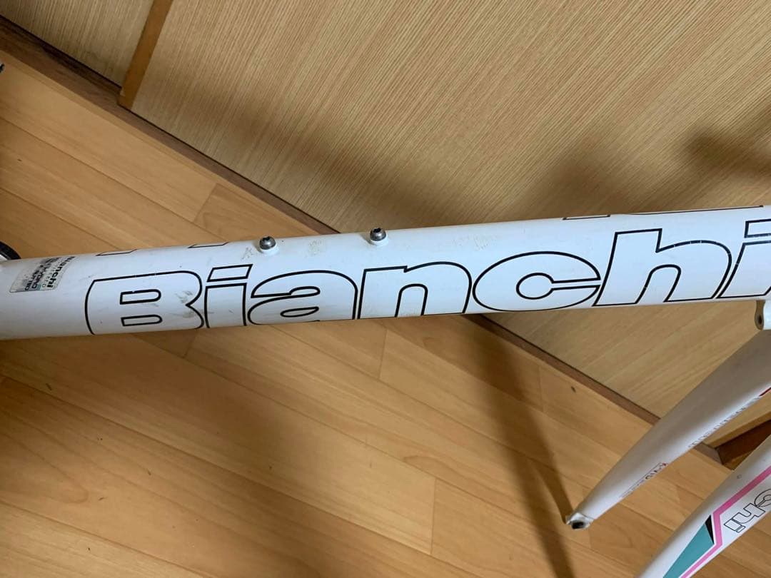 Bianchi ロードバイクフレーム Fizikサドル付き