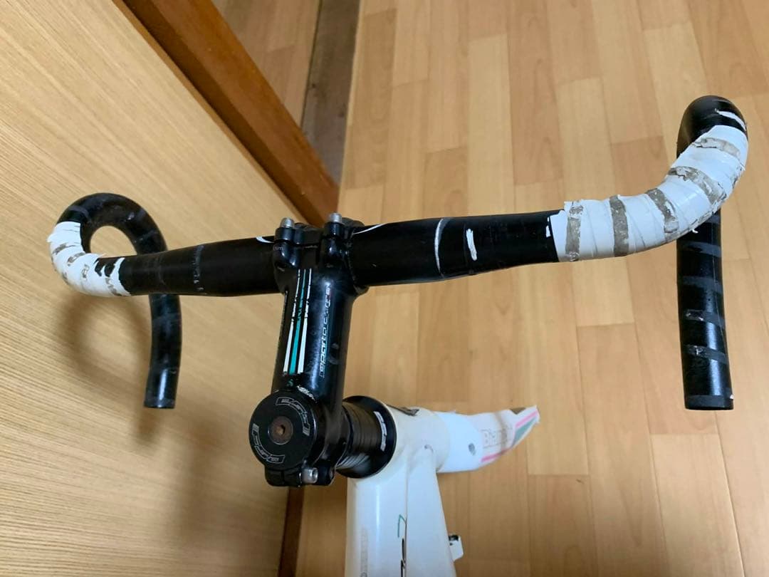 Bianchi ロードバイクフレーム Fizikサドル付き