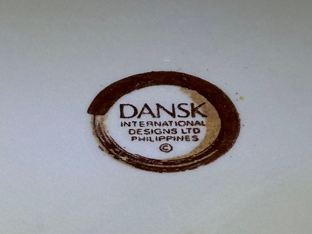 P03 DASK 幾何学模様の皿 直径約25cm 新品未使用　一枚