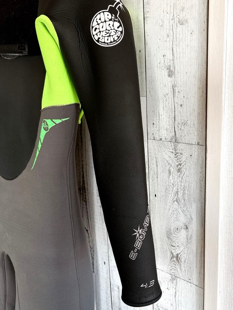 RIPCURL セミドライ フロントジップ ラバー 起毛 リップカール 4/3