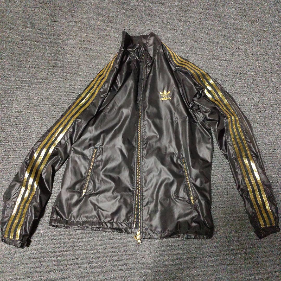 adidas ナイロンセットアップ ブラック ゴールド