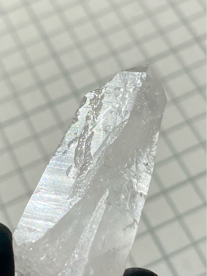 ライトニングクォーツ　天然石　雷水晶　自立　タビュラー　クリスタル