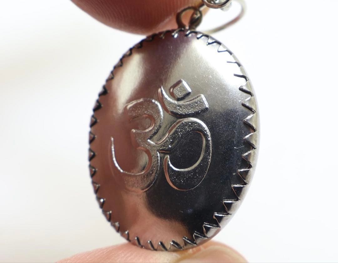 藤井風さん　オームペンダント 女神ラクシュミー〈ピンク〉