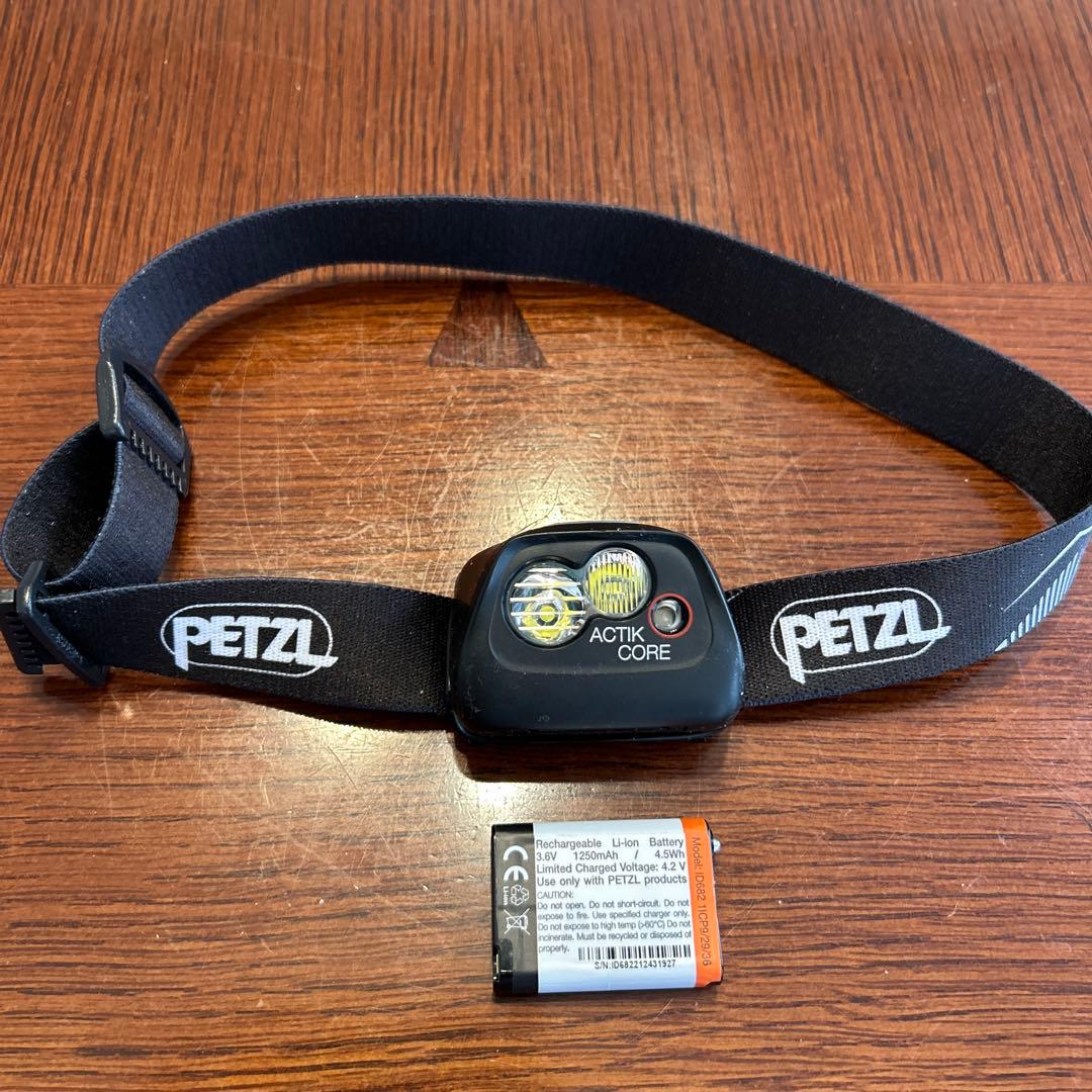 ライト・ランタン PETZL ACTIK CORE450