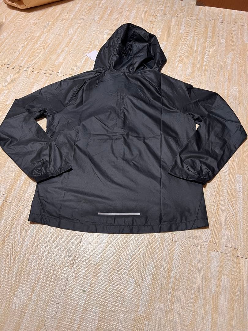 M☆新品☆ ナイキ　エッセンシャル フーデッド 軽量薄手ランニングジャケット