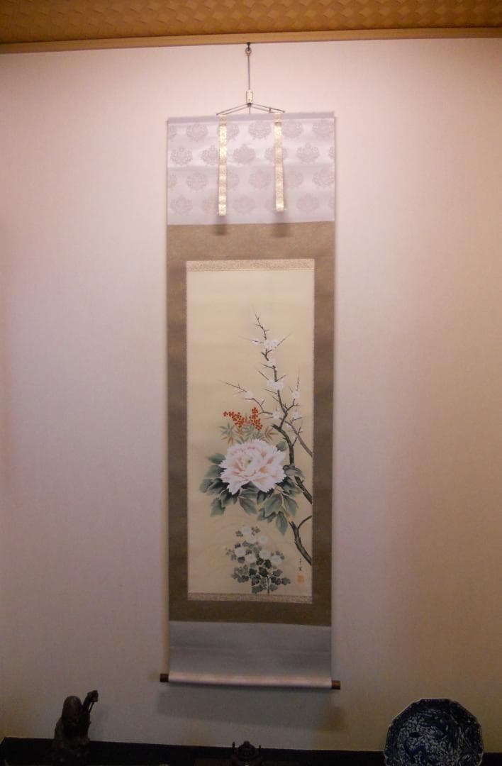 掛け軸 千里 作 『 四季花 』 絹本 希少 軸装 茶道具 掛軸 美品 です。