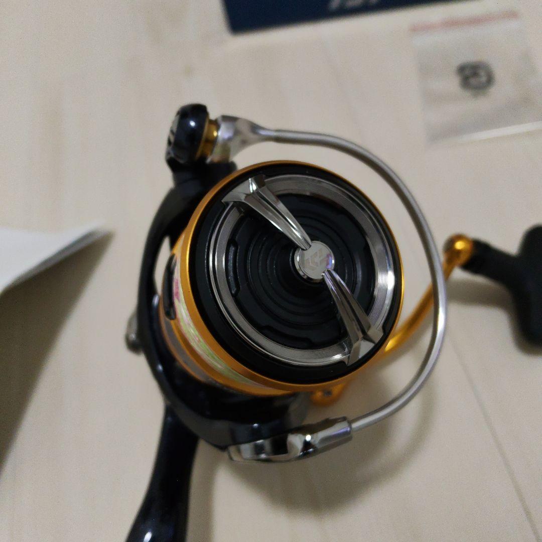 ダイワ DAIWA REVROS LT 2500S-H スピニングリール