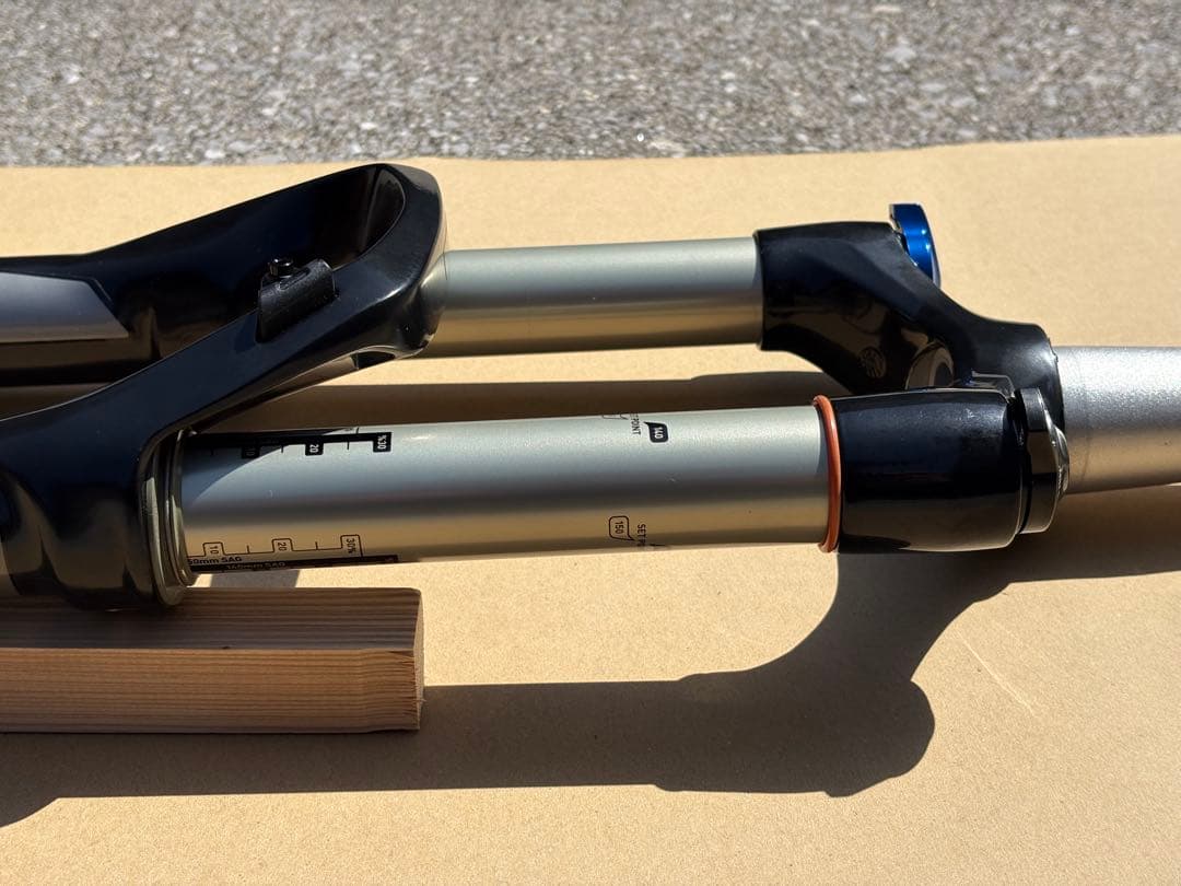 ROCKSHOX Sektor サスペンションフォーク 26