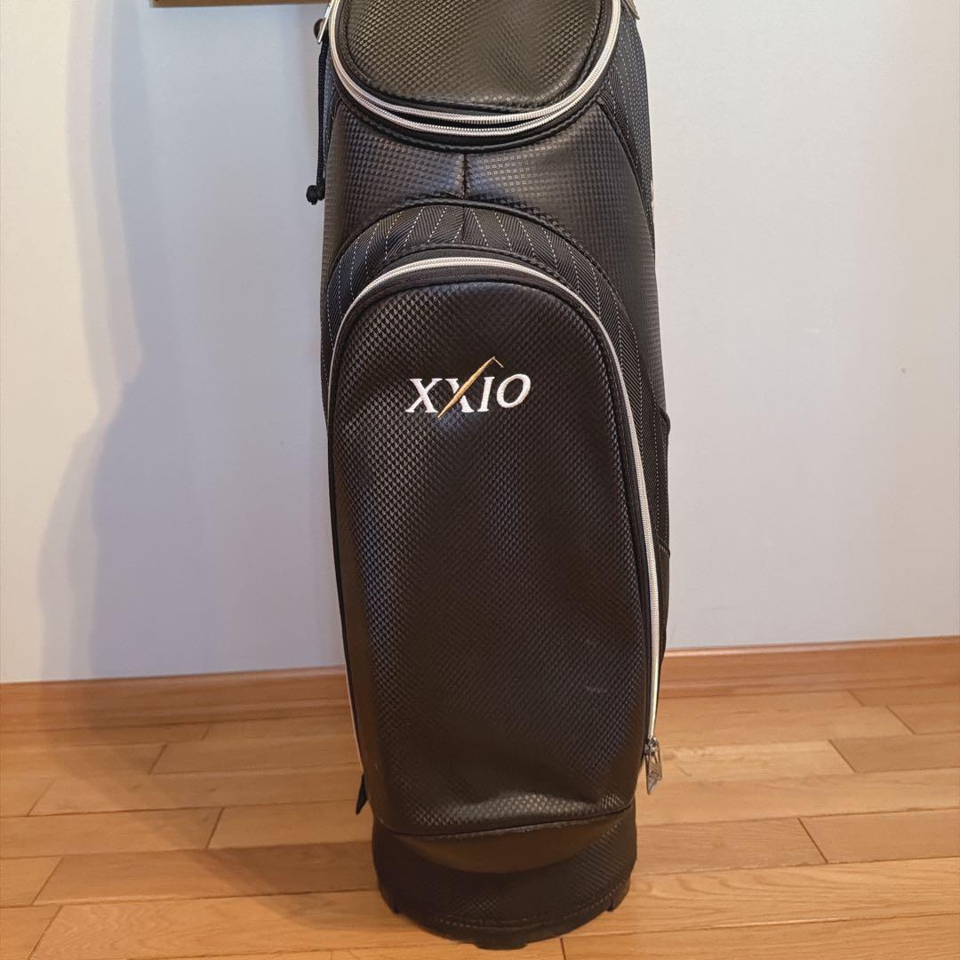 XXIO キャディバッグ ストライプ柄ブラック ゴルフバッグ　DUNLOP