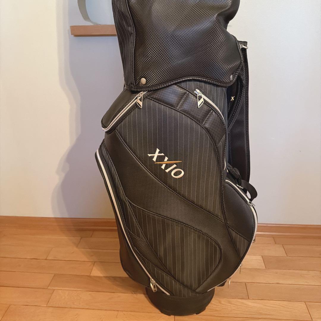 XXIO キャディバッグ ストライプ柄ブラック ゴルフバッグ　DUNLOP